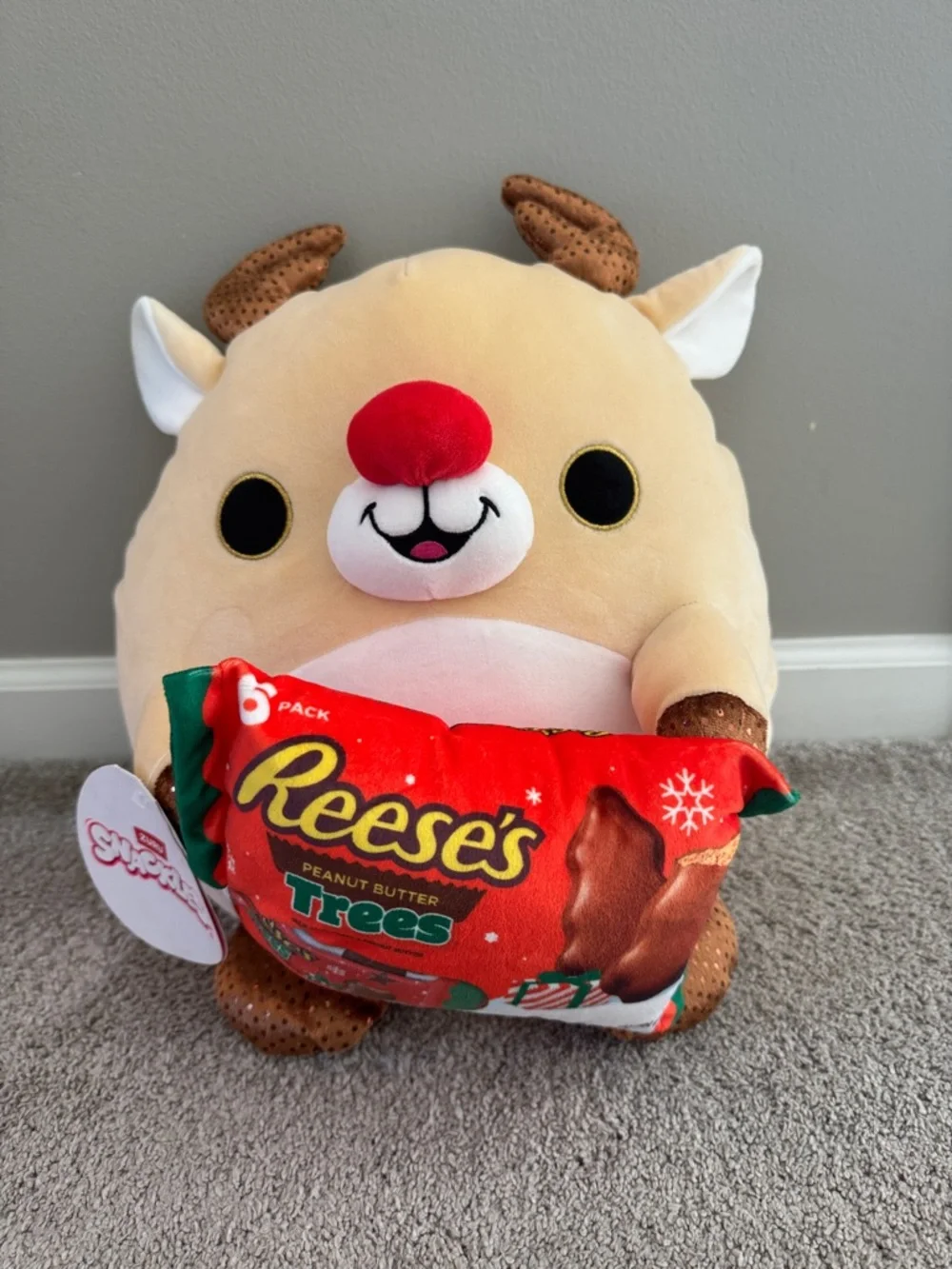 Zuru Snackles Rudi with Reese’s - Picture 1 of 4